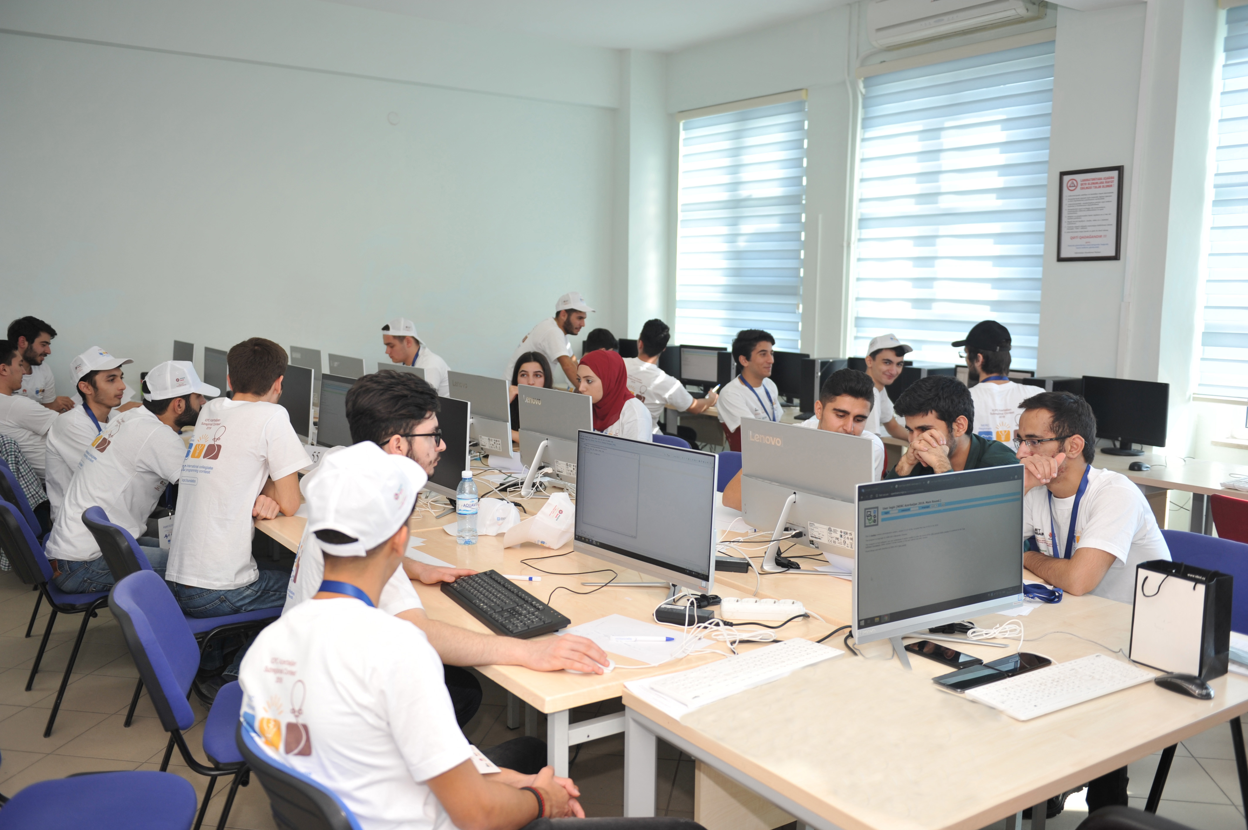 Kompüter laboratoriyaları